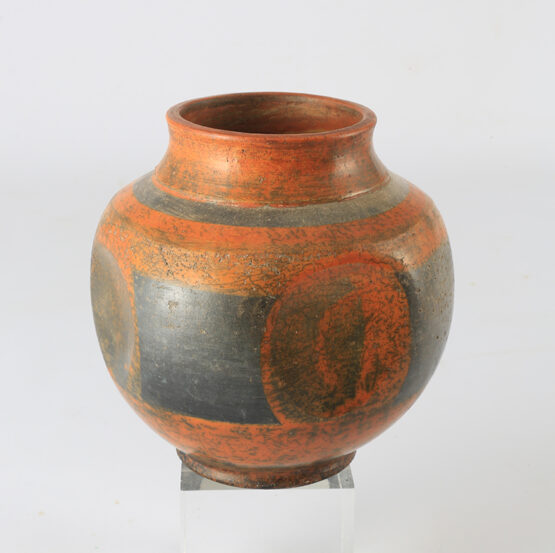 Vase antique à facettes