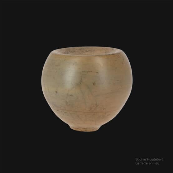 "Sphère Cratère" Terre sigillée. Vase tourné, poli, enfumé en gazette dans le four.
