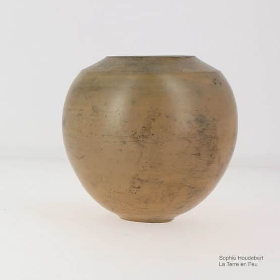 "Sphère Satin" Terre sigillée. Vase tourné, poli, enfumé en gazette dans le four.